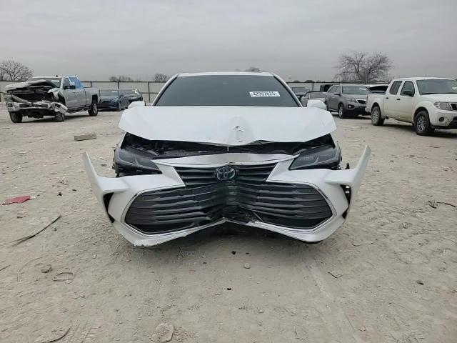 2020 Toyota Avalon - Image 11
