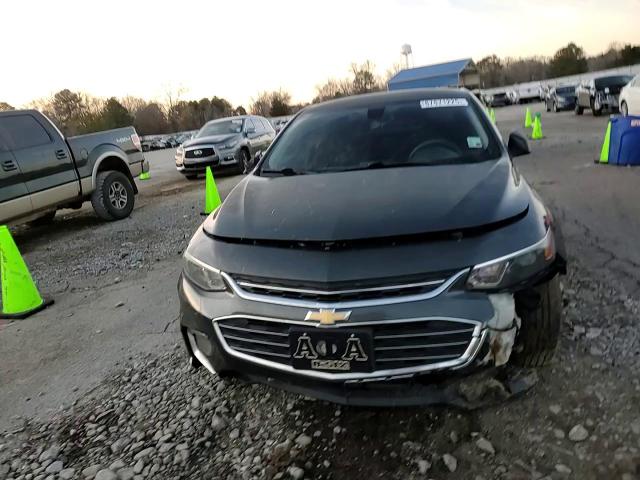 2017 Chevrolet Malibu - Image 10