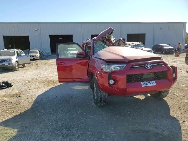 2020 Toyota 4Runner - Image 13