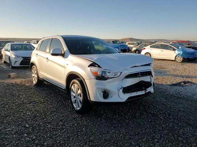 2015 Mitsubishi Outlander - Image 14