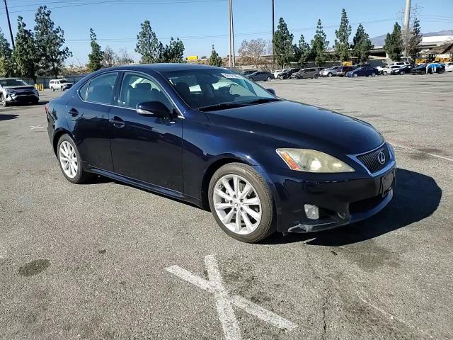 2010 Lexus IS - Image 11