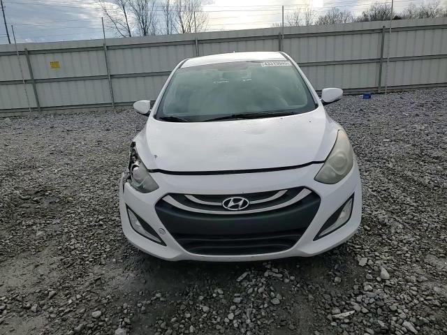 2014 Hyundai Elantra - Image 11