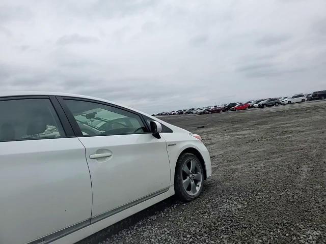 2013 Toyota Prius - Image 11