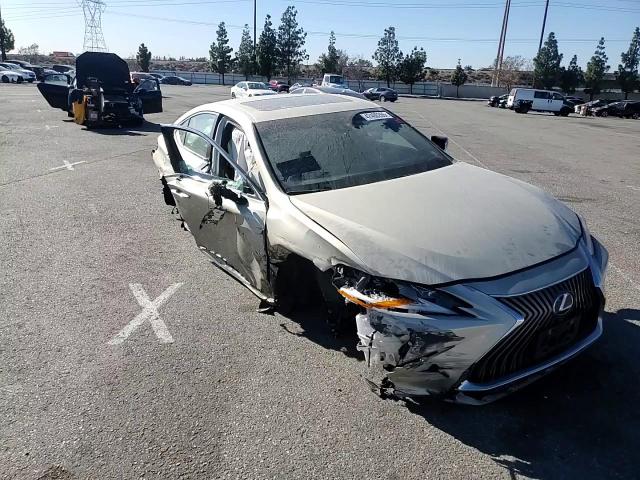 2021 Lexus ES - Image 10
