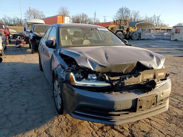 2017 Volkswagen Jetta - Image 10