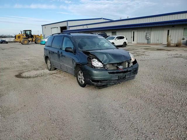 2005 Toyota Sienna - Image 12