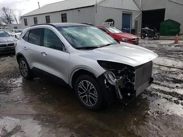 2020 Ford Escape - Image 15