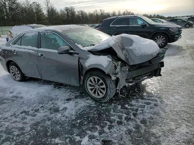 2016 Toyota Camry - Image 10