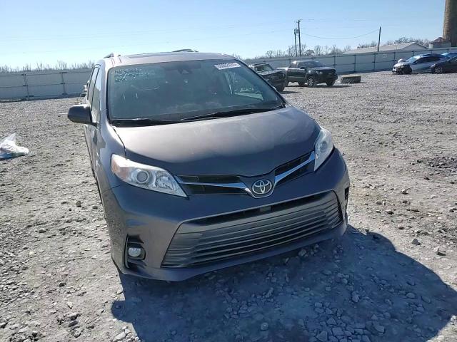 2020 Toyota Sienna - Image 11