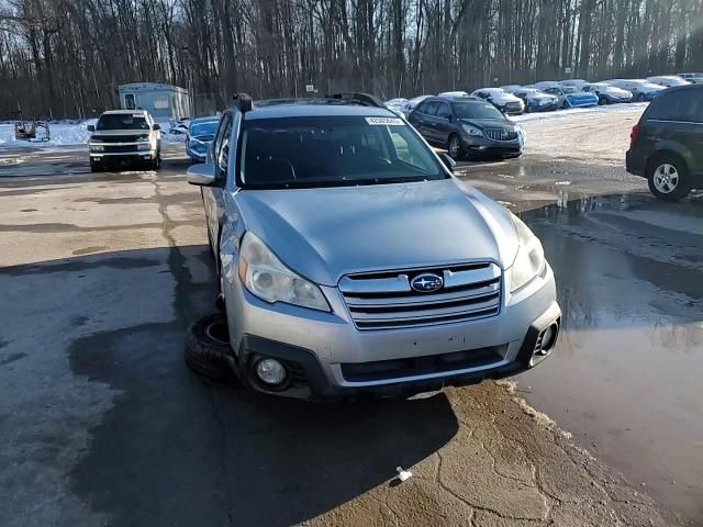 2014 Subaru Outback - Image 14