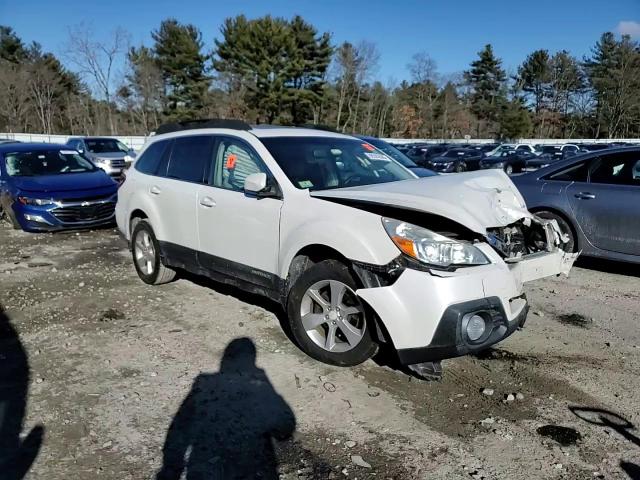 2014 Subaru Outback - Image 12