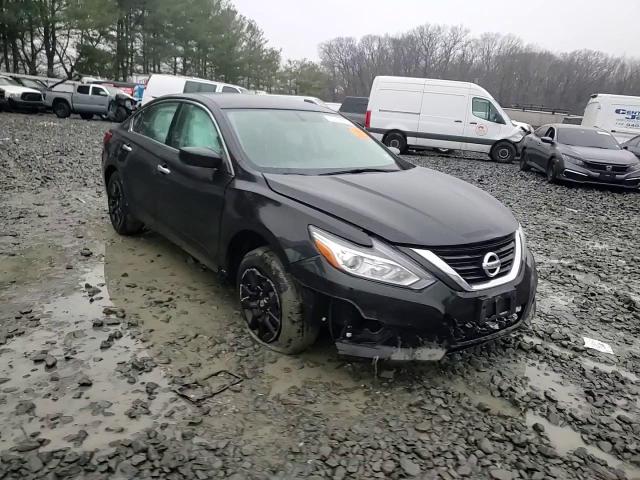 2018 Nissan Altima - Image 11