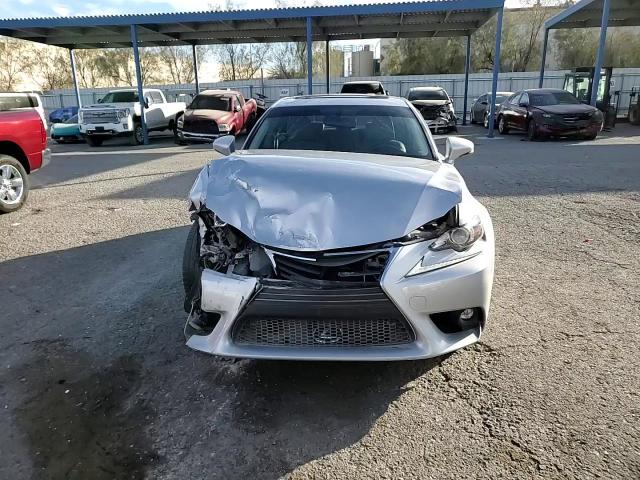 2016 Lexus IS - Image 13