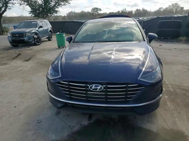 2022 Hyundai Sonata - Image 11