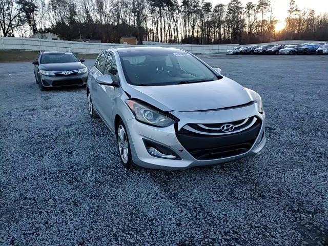 2014 Hyundai Elantra - Image 10