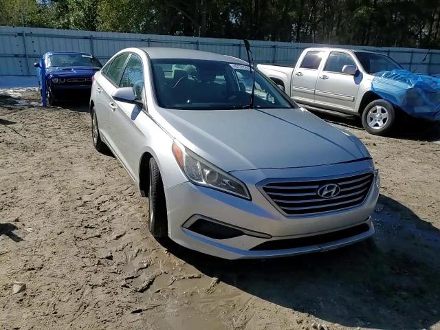 2017 Hyundai Sonata - Image 12