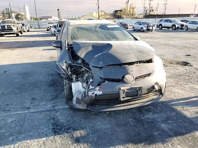 2013 Toyota Prius - Image 11