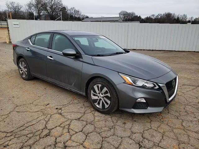 2020 Nissan Altima - Image 10