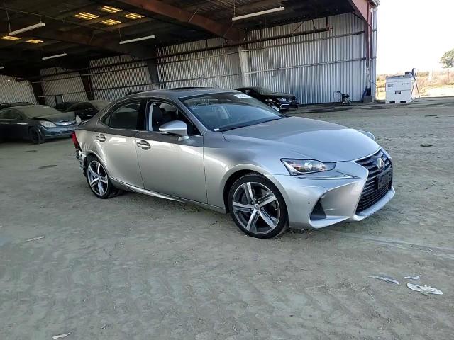 2017 Lexus IS - Image 11