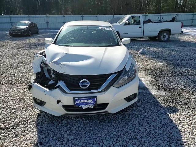 2017 Nissan Altima - Image 11