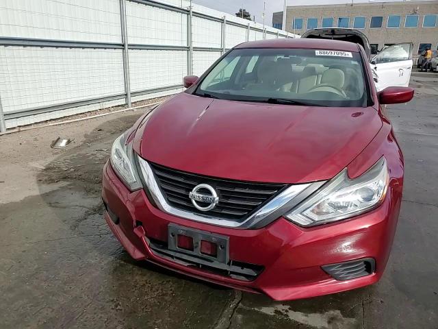 2016 Nissan Altima - Image 13