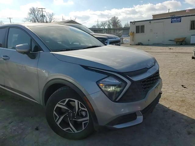 2023 Kia Sportage - Image 12