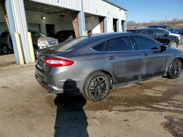 2016 Ford Fusion - Image 13