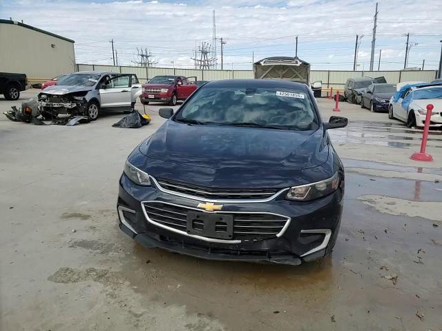 2017 Chevrolet Malibu - Image 13