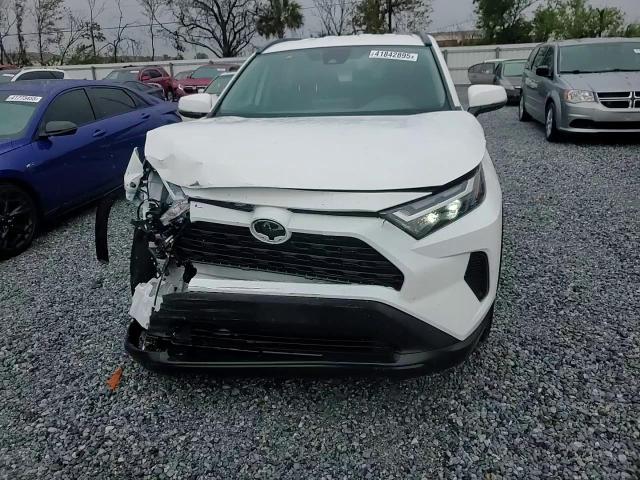 2023 Toyota RAV 4 - Image 12