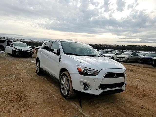 2014 Mitsubishi Outlander - Image 11