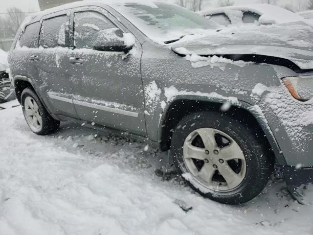 2011 Jeep Grand Cherokee - Image 12