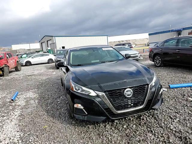 2019 Nissan Altima - Image 13