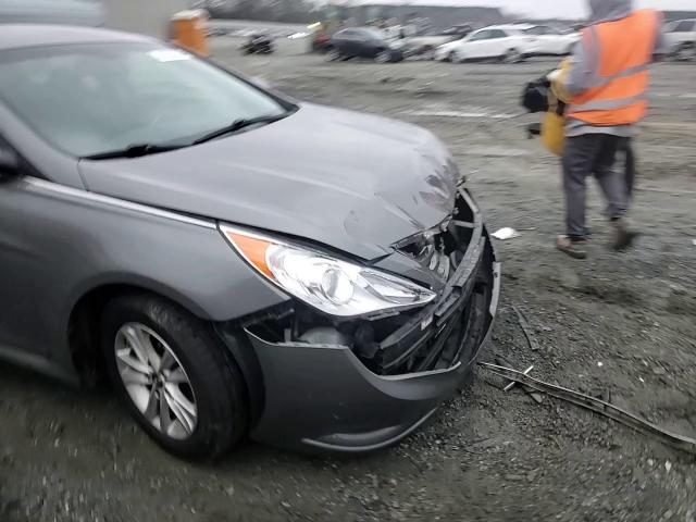 2014 Hyundai Sonata - Image 11