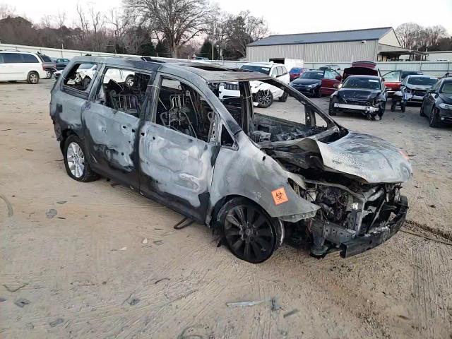 2012 Toyota Sienna - Image 11