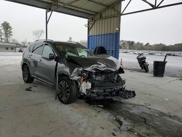 2018 Nissan Rogue - Image 12