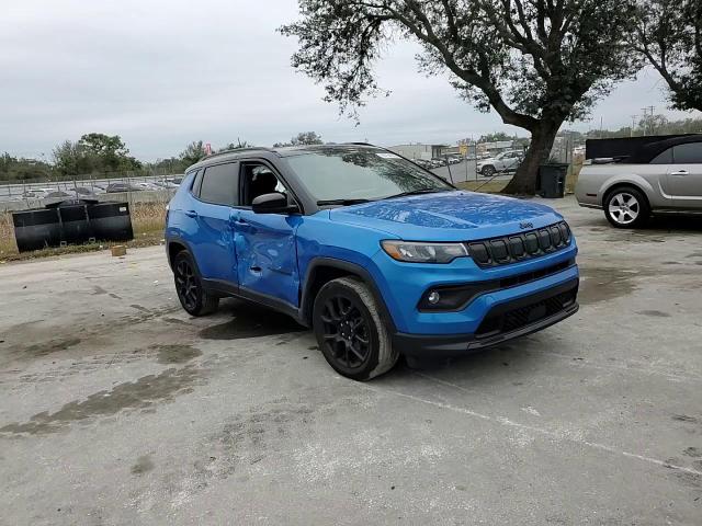 2022 Jeep Compass - Image 12
