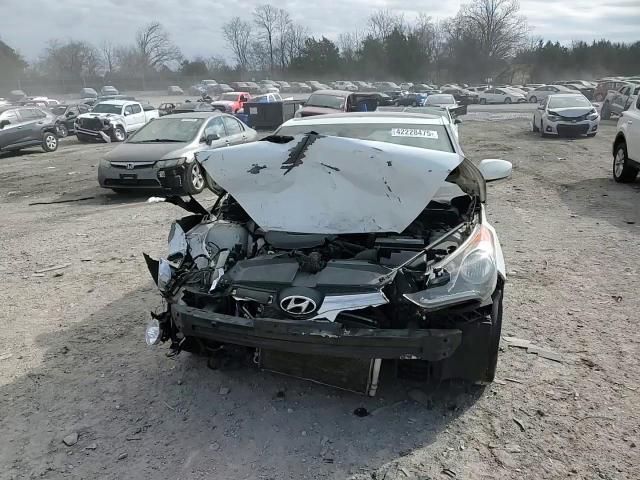 2015 Hyundai Veloster - Image 11