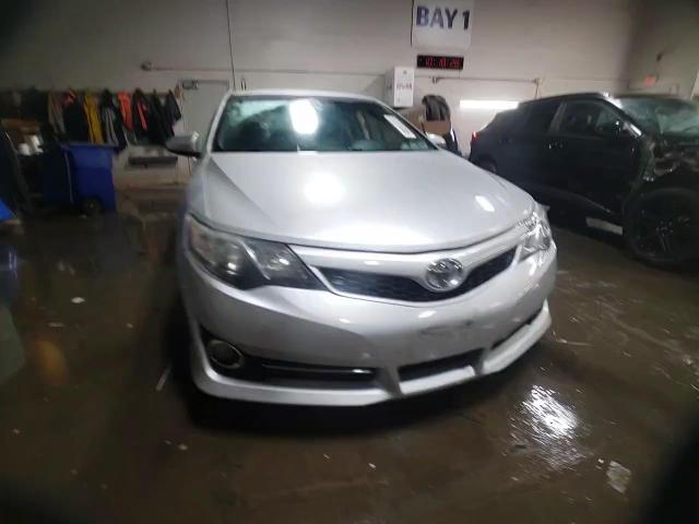 2014 Toyota Camry - Image 13