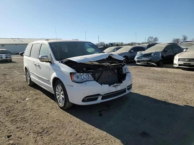 2015 Chrysler Town & Country - Image 12