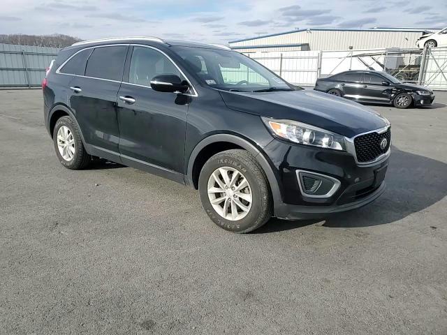 2016 Kia Sorento - Image 11