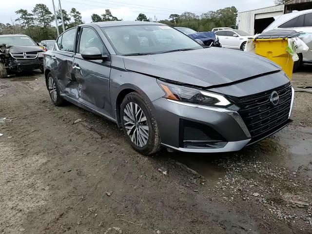 2024 Nissan Altima - Image 11
