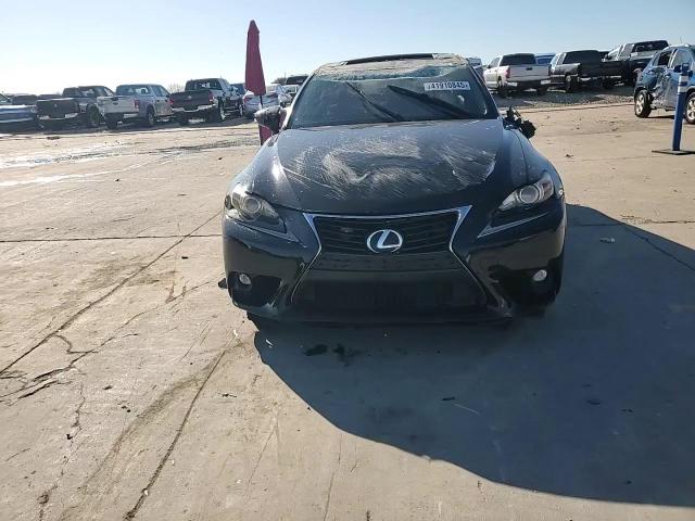 2015 Lexus IS - Image 12