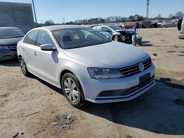 2017 Volkswagen Jetta - Image 10