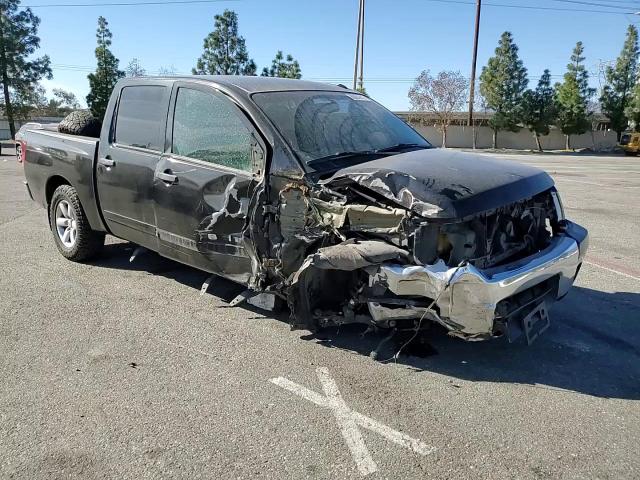 2013 Nissan Titan - Image 10