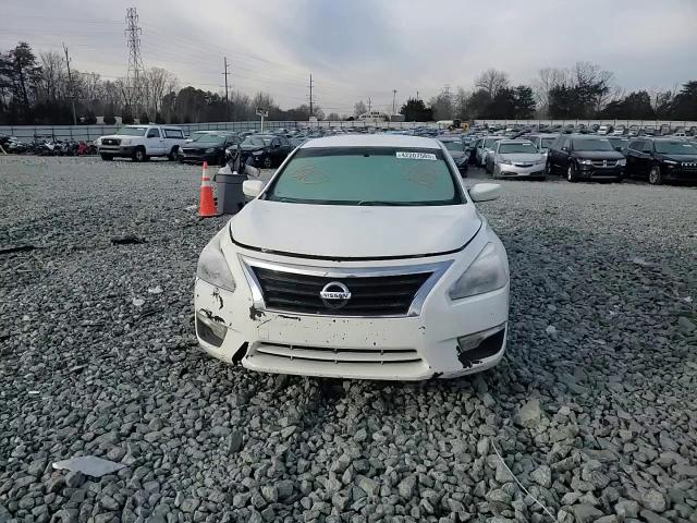 2015 Nissan Altima - Image 10