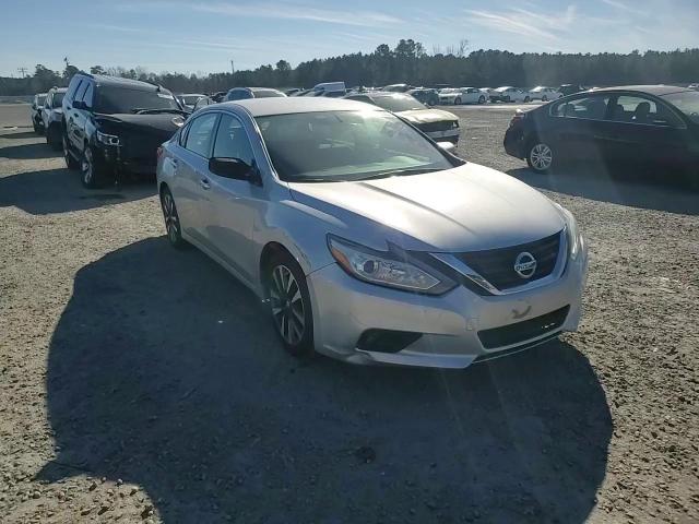 2017 Nissan Altima - Image 11