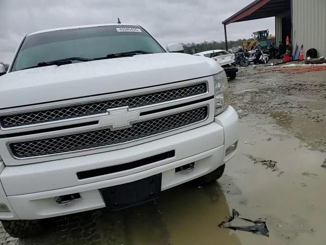 2012 Chevrolet Silverado - Image 13