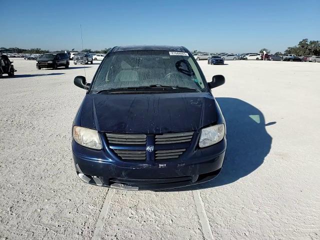 2006 Dodge Caravan - Image 11