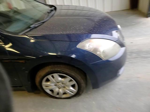 2009 Nissan Altima - Image 10