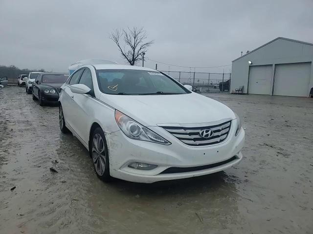 2013 Hyundai Sonata - Image 11